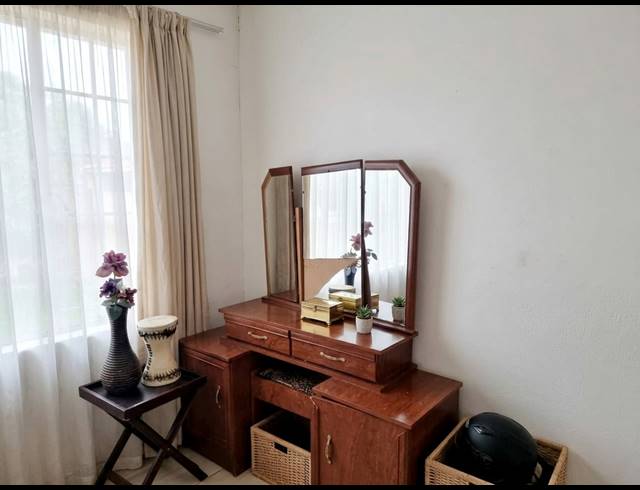 3 BEDROOM HOUSE FOR SALE IN STRETFORD